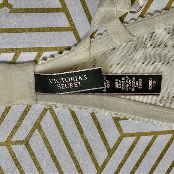 Victoria's Secret Very Sexy ivory metallic unlined plunge bra - Picture 5 of 6